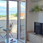 Apartmán With Parking Space Supetar, Brac - 16130 Supetar